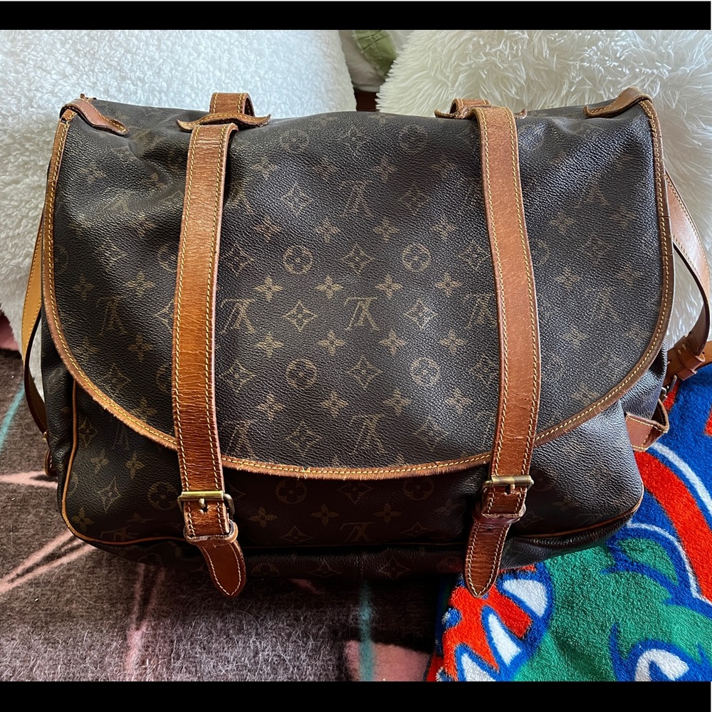 Louis Vuitton Saumur 43 satchel messenger bag
